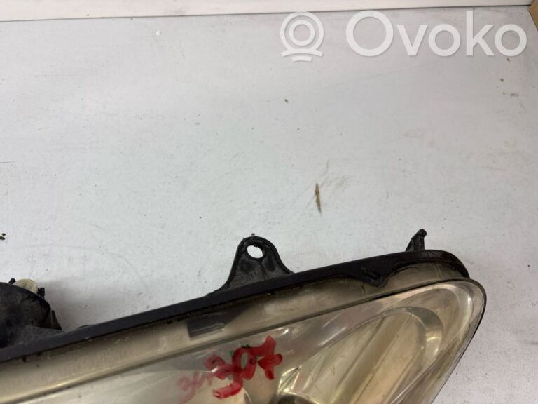 e949d32154021d96cb58d0a3aa5dc864-20a99856ba605e3d46ace76c33ce5a98_headlight_headlamp
