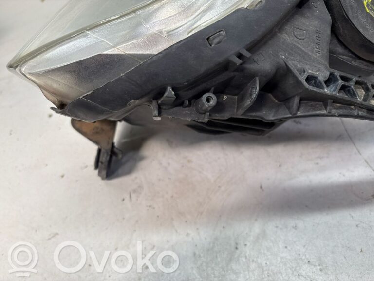 e9810cdec6d8f6e6314516f2044d67b1-ec6a9017e0fd44ab790564d7d884f6f0_headlight_headlamp