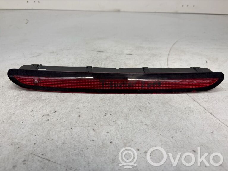 e9ab289aeca36805305d29333f601fa9-0172eed3821cf5bfe91a7071d9ff702e_third_center_stoplight