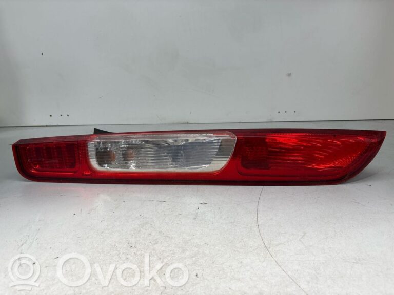 e9eeec514601b6e34310fa7b2b773dd8-4ab5b928a468cb7daa76eb1a05a6c094_rear_tail_lights