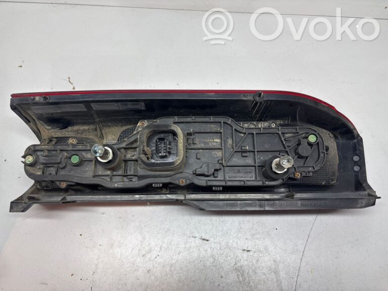 ea112918180409300a241a8b74df17fe-2e1c6151e271d360626aecdc0297865c_rear_tail_lights