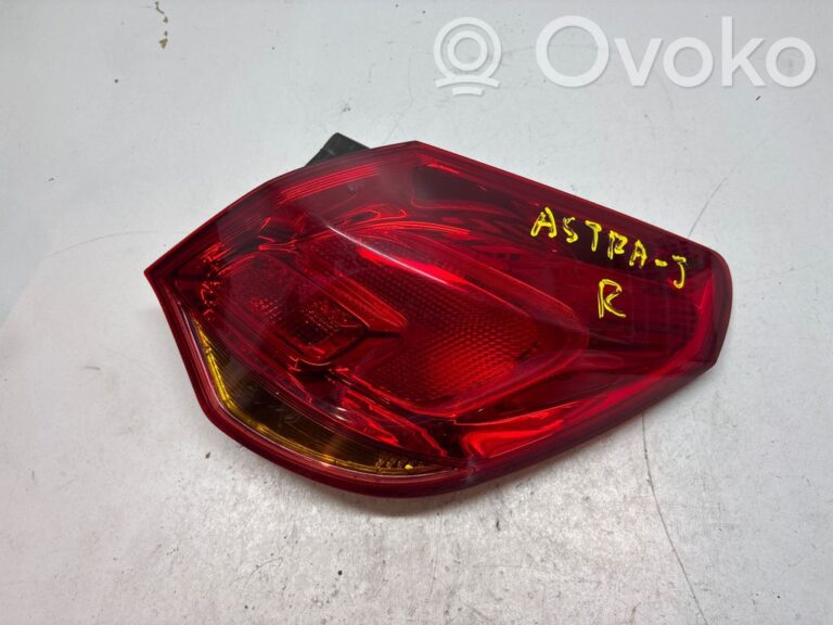 ea5a8037f5810d7e067d8c0d7a6963e6-4922edaa6c6dca5085af0dc75487b590_rear_tail_lights