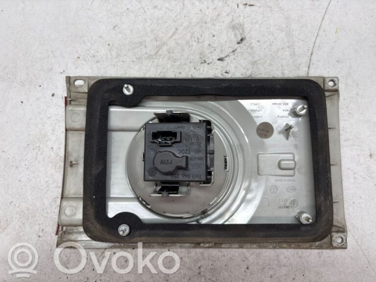 eaa164288494bea8e51257a095618194-2dc7485e45ac1b2955c55811bbbd12f7_tailgate_rear_tail_lights