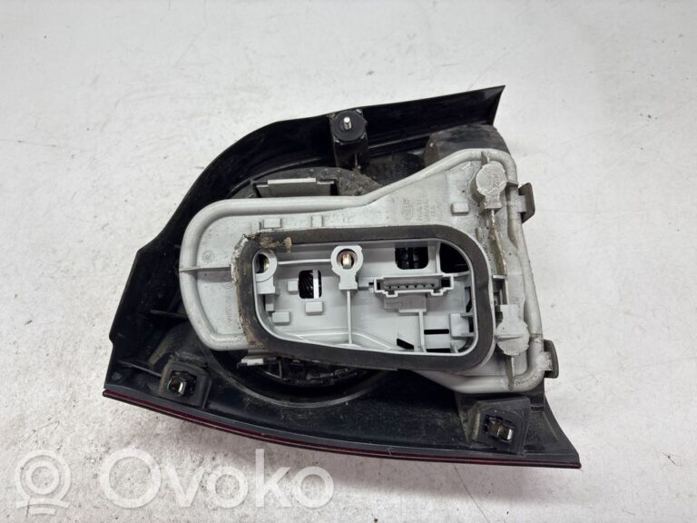 eb4479207d9b7e02398d681e2d5e4395-6cc70a153f1c2dc517ca489324a625d1_rear_tail_lights