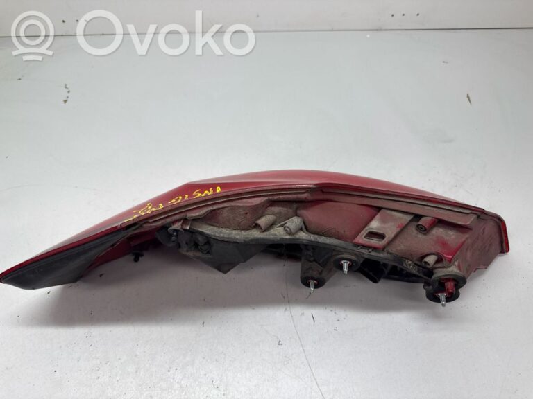 eb800a495f0a37da2cec3a58f251891b-4454d401232a2ad6ed88aea5f8b85ca7_rear_tail_lights