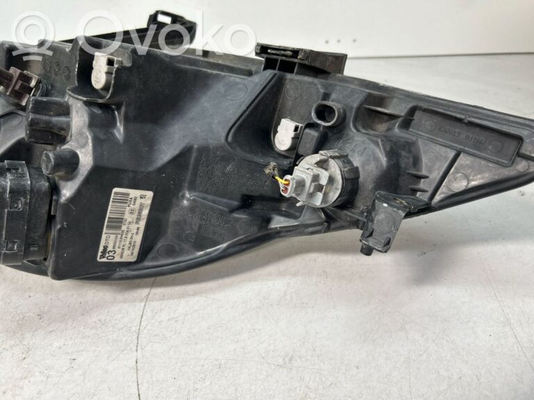 ec30a8effadae55ea617aea7d0eca08c-376ce62aa5384321813cfbe51e7ad3e2_headlight_headlamp