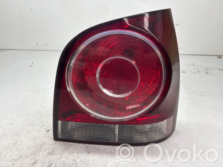 ecc4392b3f09b7f7d589f1d5e3f86163-62677886e293be7d0a20e275959e14a1_rear_tail_lights