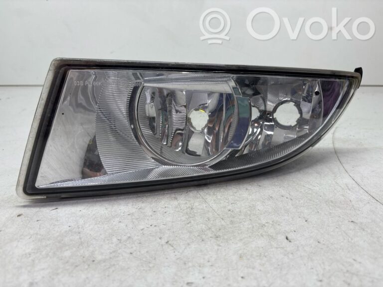 ecf7953caccf5400b57cab6f7060f321-c4c844e6cd3382537894e1d915773bb2_front_fog_light