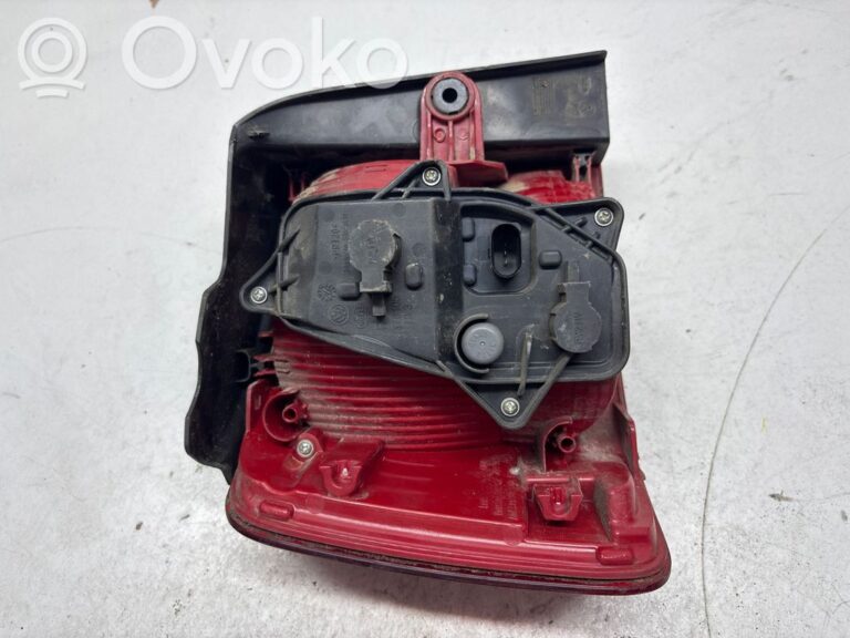 ed447d2a7781d0992a12e02b30ba0ba4-0b48f020228692b4b2f3421bb4de5880_rear_tail_lights