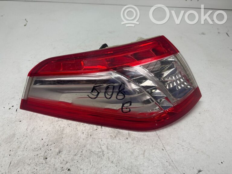 ed8ae9770d575f0ca55e9ef00cee5a07-807044b23f1424e11875c1a9e00eafae_rear_tail_lights