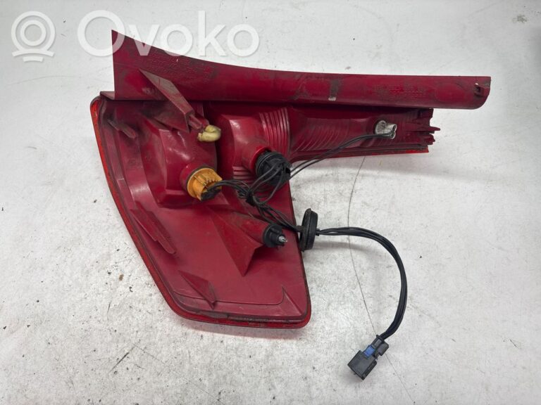eda77665f2983e780485f60b82c175f7-b63b3190508cbe79f6777f1e9e0f6b97_rear_tail_lights