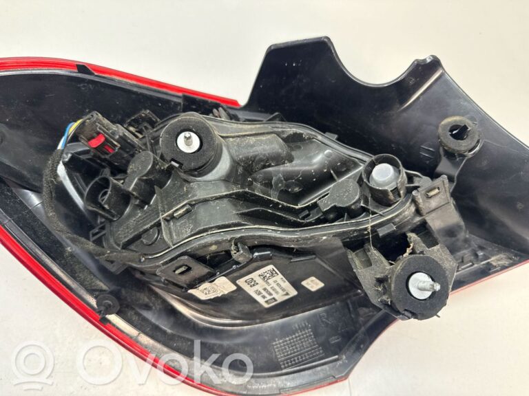 ef105d647e0176b5f36d4be735b02786-cd9aab780e6a8a48e1689bbb1974b7ac_rear_tail_lights