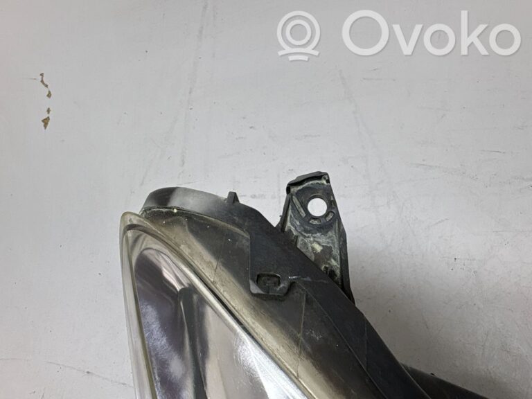 ef43c840dd66ea6bf894b4a02a8f4036-05cfd6b51f4d33ab50f2b56bbb31456d_headlight_headlamp