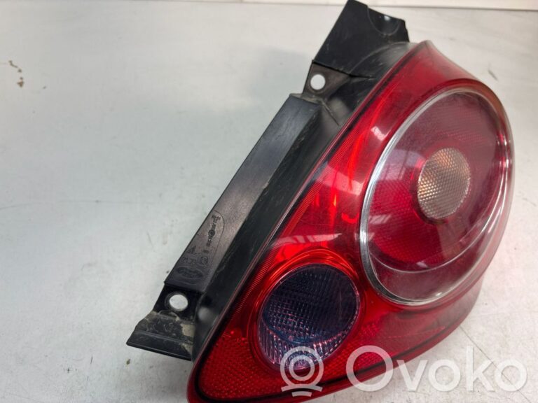 f00f9971305b8a57e1761c08d7e03047-ce9cb1b940e1cffe21b63aa944c0dd32_rear_tail_lights
