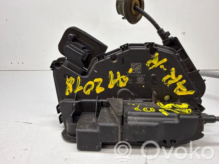 f01d4def78c4a8ff8d177211c559121a-c0ca694c6a40ae1602ac9df86c32a4ba_rear_door_lock