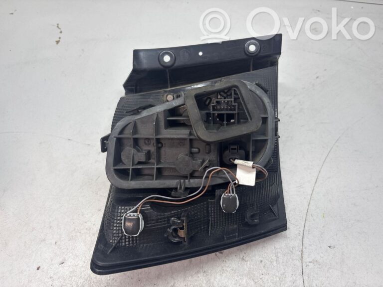 f0b7518dc0092b56db7343bc08775c3d-60c68f8f890d9f5f2999b6751059d466_rear_tail_lights