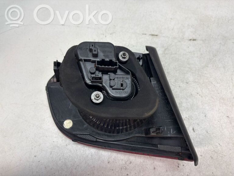 f0fe8493a16d0599fabf31190945554b-6048e05705b29af33e23c0e9930e7bfa_tailgate_rear_tail_lights