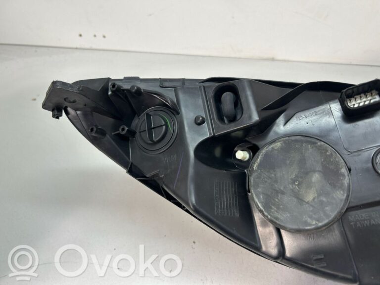f1412d73c3f7a5a6b3e6ec42d80f6a3c-1ba8b4e4a0e642d9667db2eb7e07cd52_headlight_headlamp