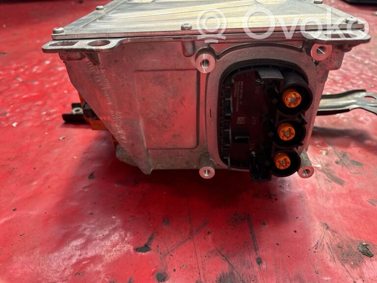 f17225350ae4a9dc90a6a75572319c1d-393e06137a6b44ad0c90d1f834e6235e_car_battery