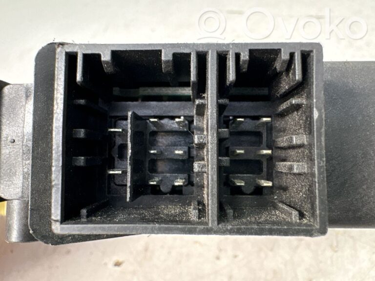 f27345f27deab4f8c49f0bfbb49c5b14-393783a1ce4616e455550e42cc4a9b83_front_door_window_regulator_motor