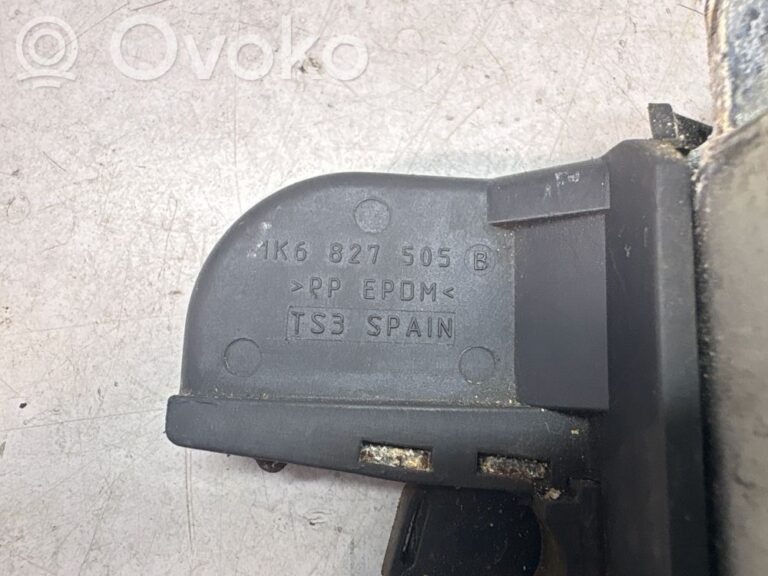 f3df4e1a4b883cc92d2a7589cd328aa4-555c8ac40c1507246450b8447abddba0_tailgate_trunk_boot_lock_catch_latch