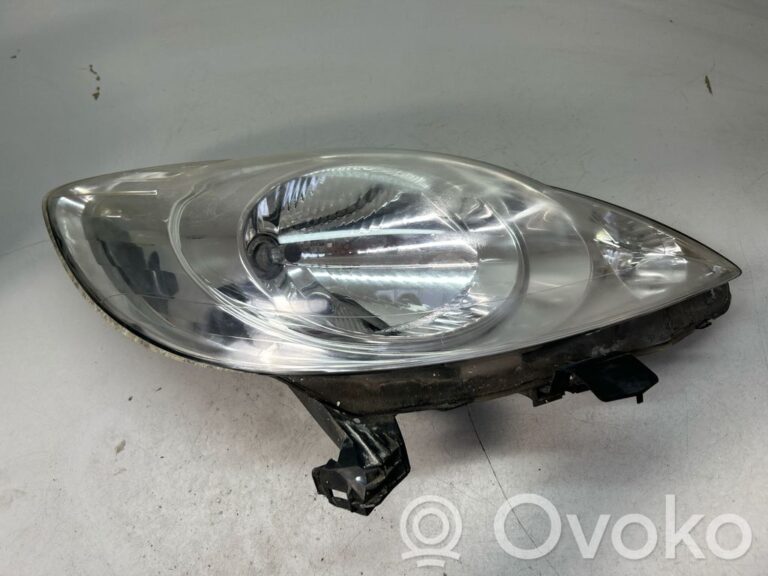f3f31b125e45b10fb81f24068425a90a-7515aea608c009d842555bcb6bf4f1dc_headlight_headlamp