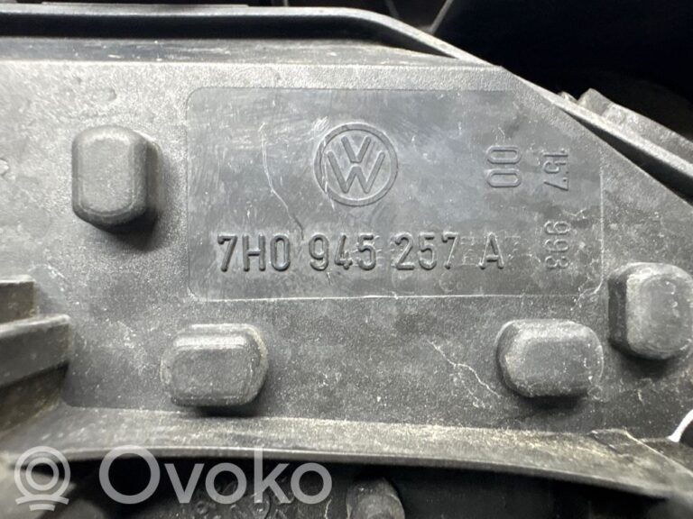 f409bc5ac05258d5e3a793c33ce47a61-72546693e047637a0a9837ce507652d3_rear_tail_lights