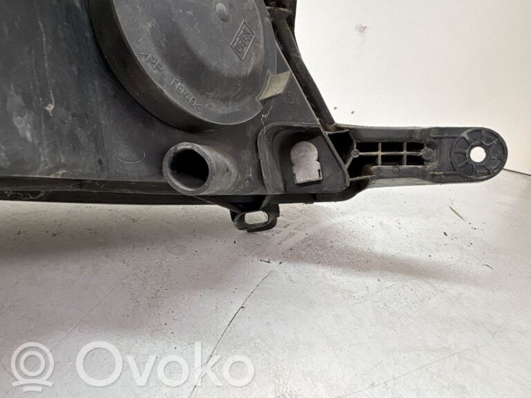 f43be9270259a85377f767ad5b463005-4f46016a5274e38f95115a61e054b61e_headlight_headlamp