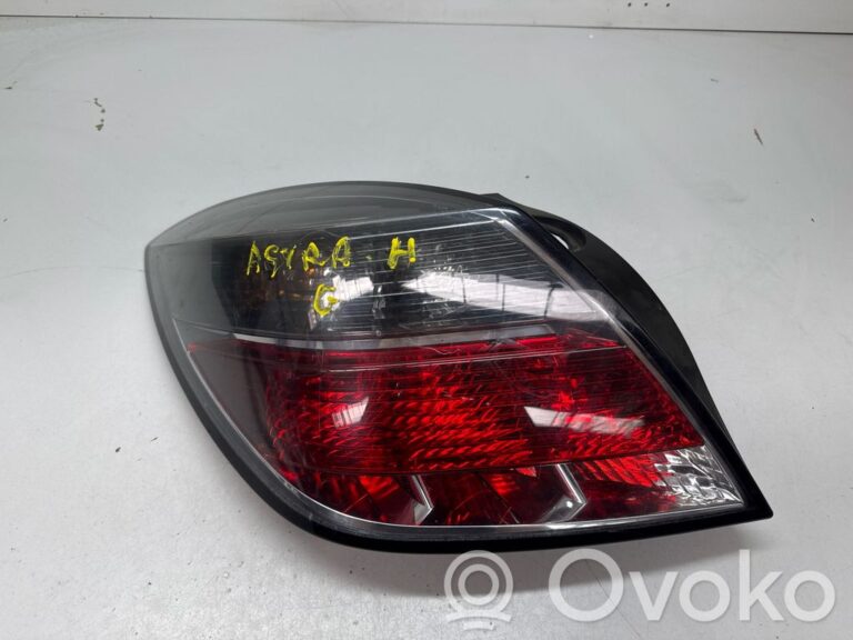 f4de34fb69155b67e04ffa1bbab52c0c-9c1166cfd27dad6b218ac8f1d37a6f93_rear_tail_lights