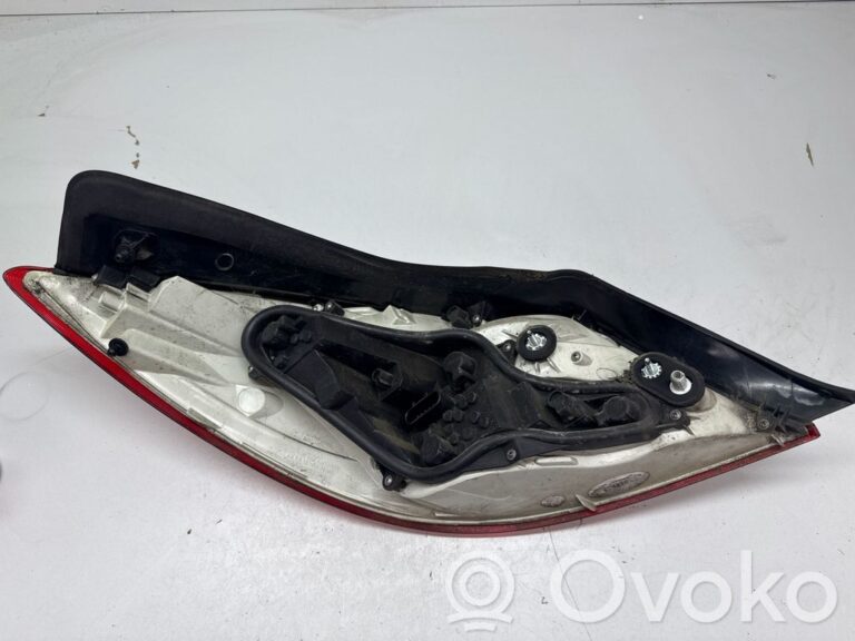 f515a0b1017cecf7bbc67b53c5cf01e6-fb8d6bf838278c1ad8c761d32622d113_rear_tail_lights