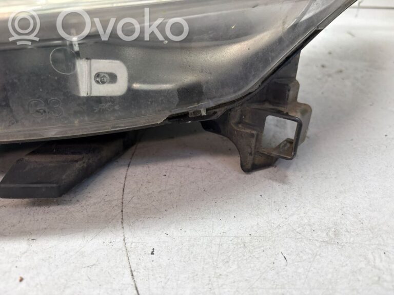 f62d69884cde2e54b5188df70aebfff0-ee3cc4bbf057c402ee326584bf1b5691_headlight_headlamp