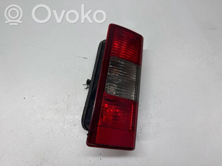 f74fc487c2137464616dee4723e9169c-054113b4b54de8a7d181be0567160e3e_rear_tail_lights