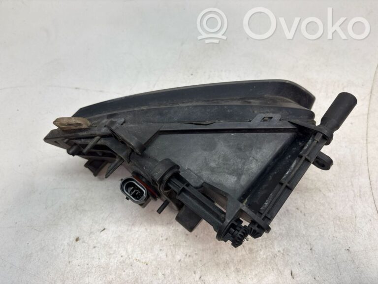f75afc178b5f1efb2169ccfeb8dd2ef3-1913f1661b263b21869a33c03f56e58b_front_fog_light