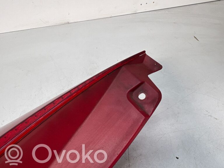 f79515a0fcc095fb32cc9a7abb6a7d7f-d35980334157c080e1f554c38e2d83e4_rear_tail_lights
