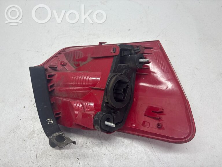 f7bddb0acc4b3e653a5f3c11b5f0bea0-f0abf4beae548f0216846dd293f3027c_rear_tail_lights