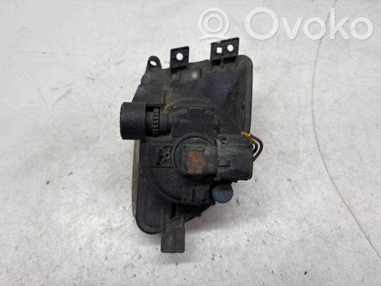 f8285fe22b65eae77f2f51bbdf60c706-d0d25f5cc059844cf0c040fb378f9d56_front_fog_light
