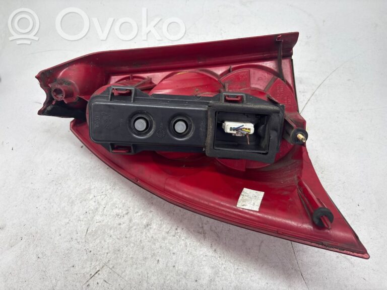 f842ad5aa3c4a20eba7eea625140a9ed-68f04f14c45ac4c2ce1e16bb9ac971c3_rear_tail_lights