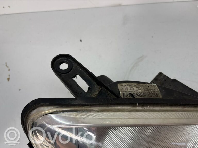 f877bd359e04a0ed6d63178c724fb91e-23cb1ad1017bff804fd85d7cedf609fc_headlight_headlamp