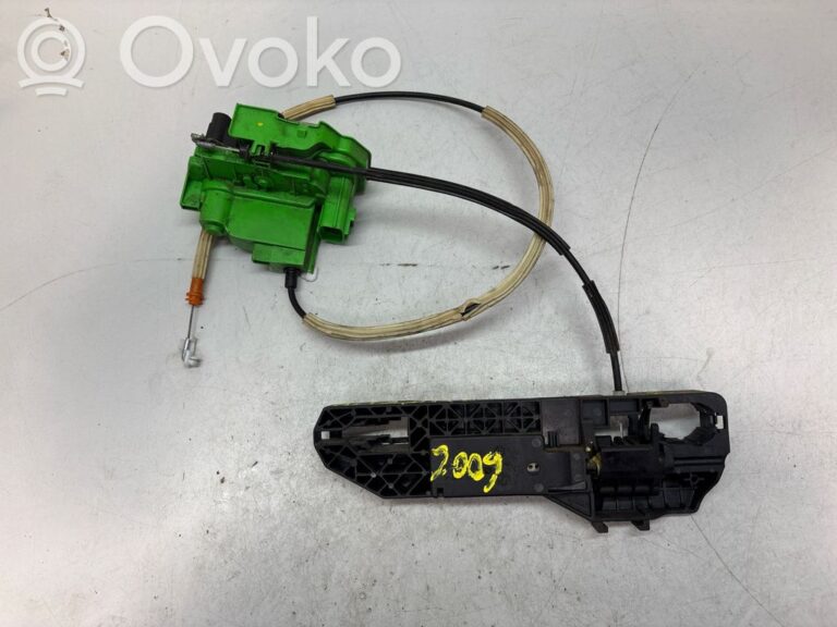 f88461bdcb4117c9aa73f3f784349dd6-de765898051dc2d3a4e145388e33f8a1_front_door_exterior_handle