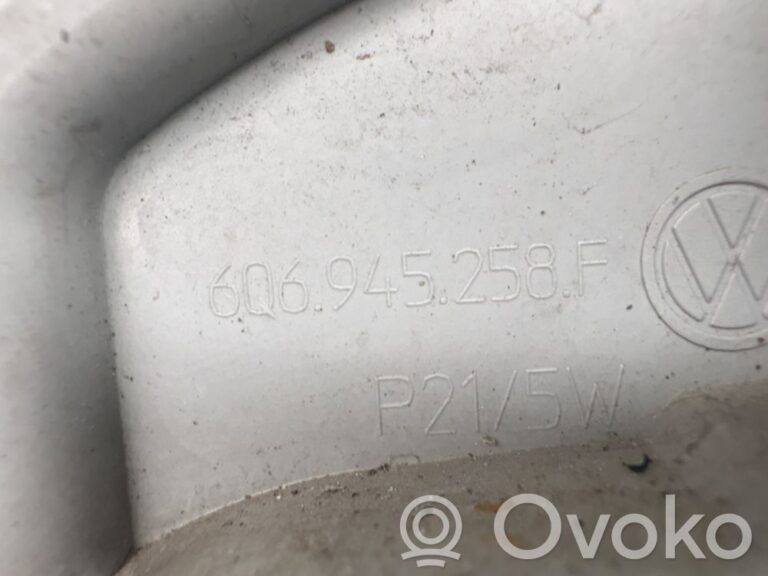 f937c478b8b2b82559d4b59662a5e592-9373bbacd919e3a1007c974704c56115_rear_tail_lights