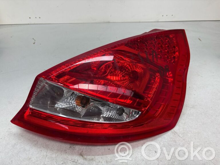 f9cec7c6bc125c7a7bdf4a5e2ec90149-078ca7921dc1556b295762ad29bc9819_rear_tail_lights