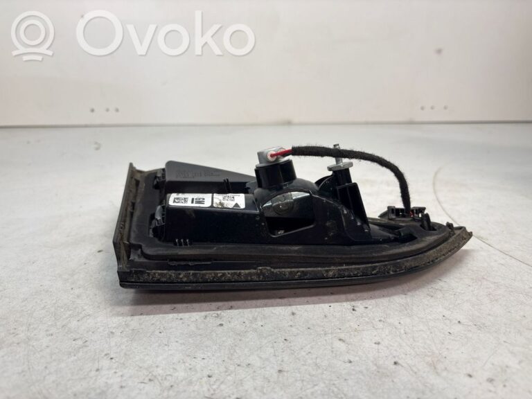 f9e654cea4e891b55fc943e8af32b017-05641eda6e374e23f246fec6f3cb6162_rear_tail_lights