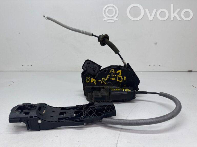 fa1d45db000f1a64c52c0ebe231398db-ed8946a85de56489f9c8fcd15b673ab6_rear_door_lock