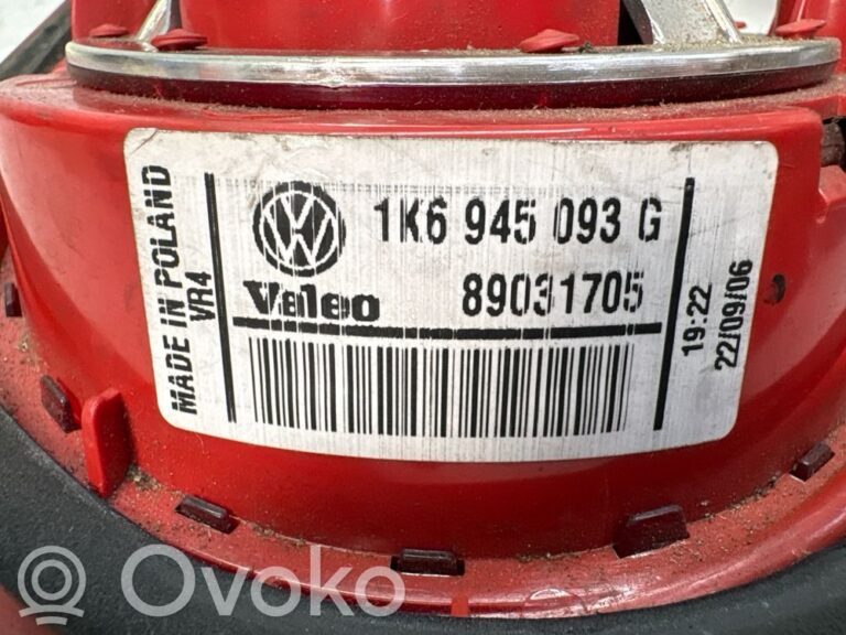 fa31da571fdce86ec438e7f5cc358afc-d00aba0184dfe553f5c6ce26f543eaf7_rear_tail_lights