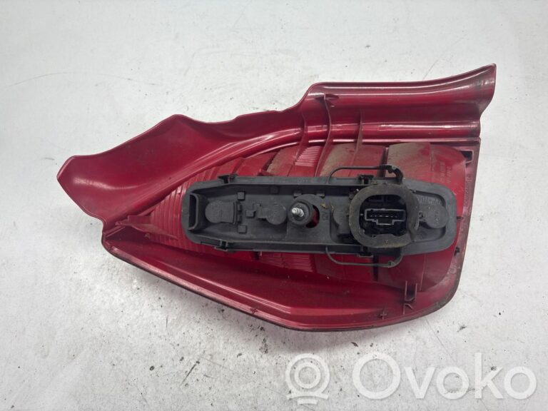 fab8ebb838d6742e8bcd10bc18eb777e-8ae09c4c4f3753caffbef0fddfc1bee0_rear_tail_lights