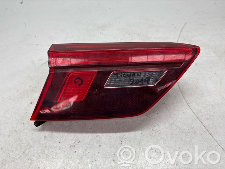 fb5f59c53a148c9ed2a684bb6caf9c1d-c1f9af6bc4d64675a9ecedb13d53f10a_rear_tail_lights
