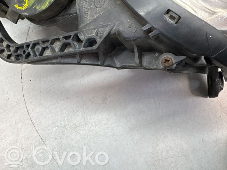 fded4ae93aabbab321534d82937568fa-af7316735e2221dba3b82e1e25af1aa0_headlight_headlamp