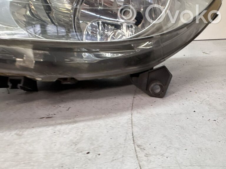 feb4e4d0931a78ba3d4b0c40cd6443b7-210204a5430323a0756391975e58c7b6_headlight_headlamp