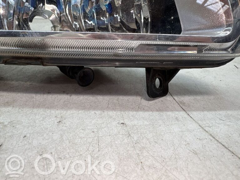 ffc07b1e6877f8e9db4b47dc9ebf0966-7d83958cab3c38b0d7b00c6ccb2b34d6_front_fog_light