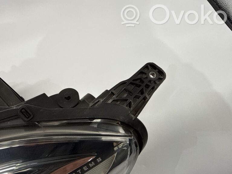 211d5ecf94ceb47d8dc8a505a25860b8-648f6359ba08c1fb7add9a15037516bb_headlight_headlamp